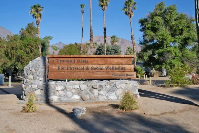 The Roadrunner Club entrance
